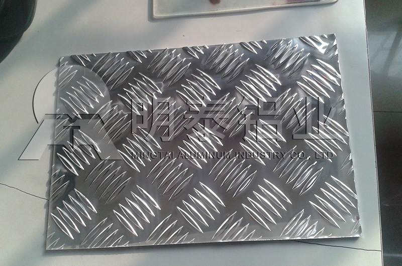 大五條筋花紋鋁板 大五條筋花紋鋁板